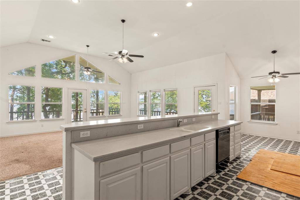 Kemp, TX 75143,832 Oak Landing Circle