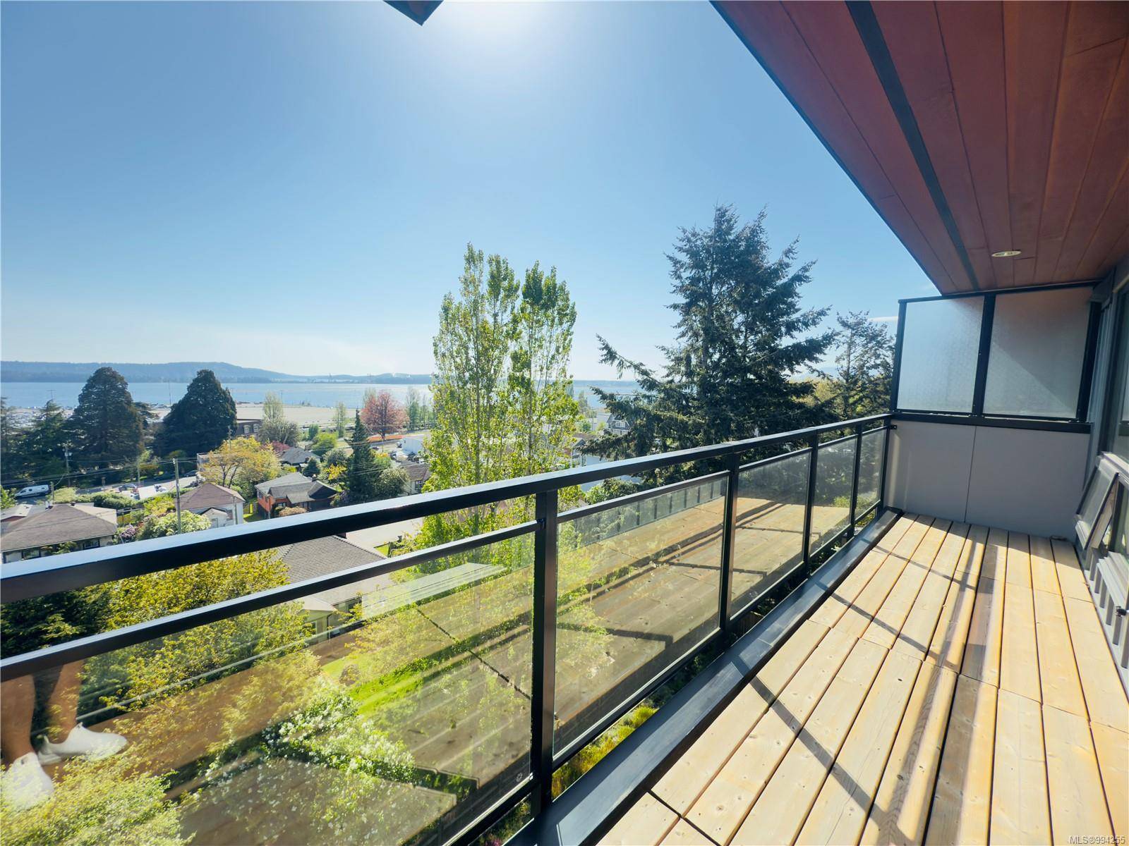 Nanaimo, BC V9R 4V9,119 Haliburton St #503