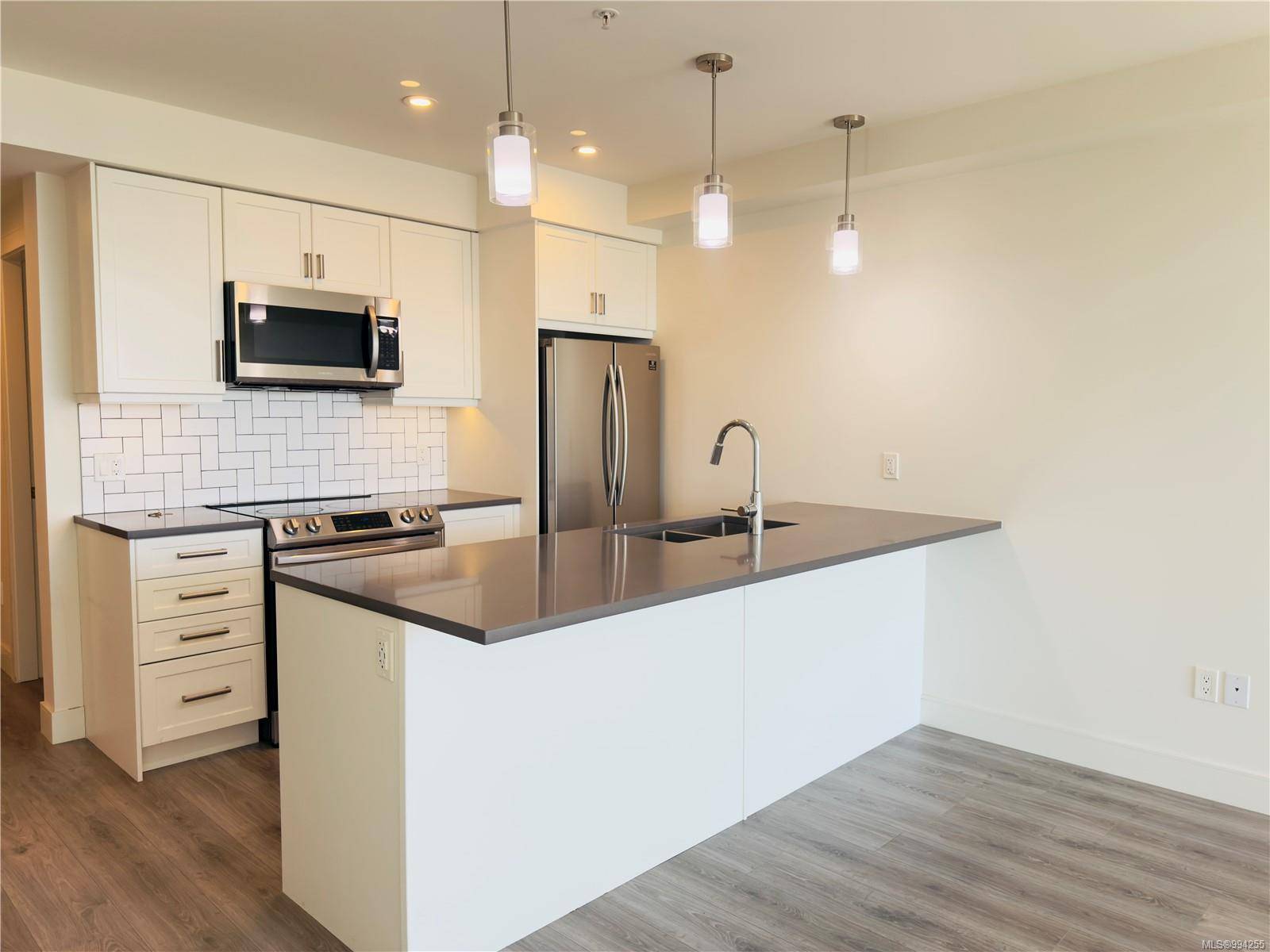 Nanaimo, BC V9R 4V9,119 Haliburton St #503