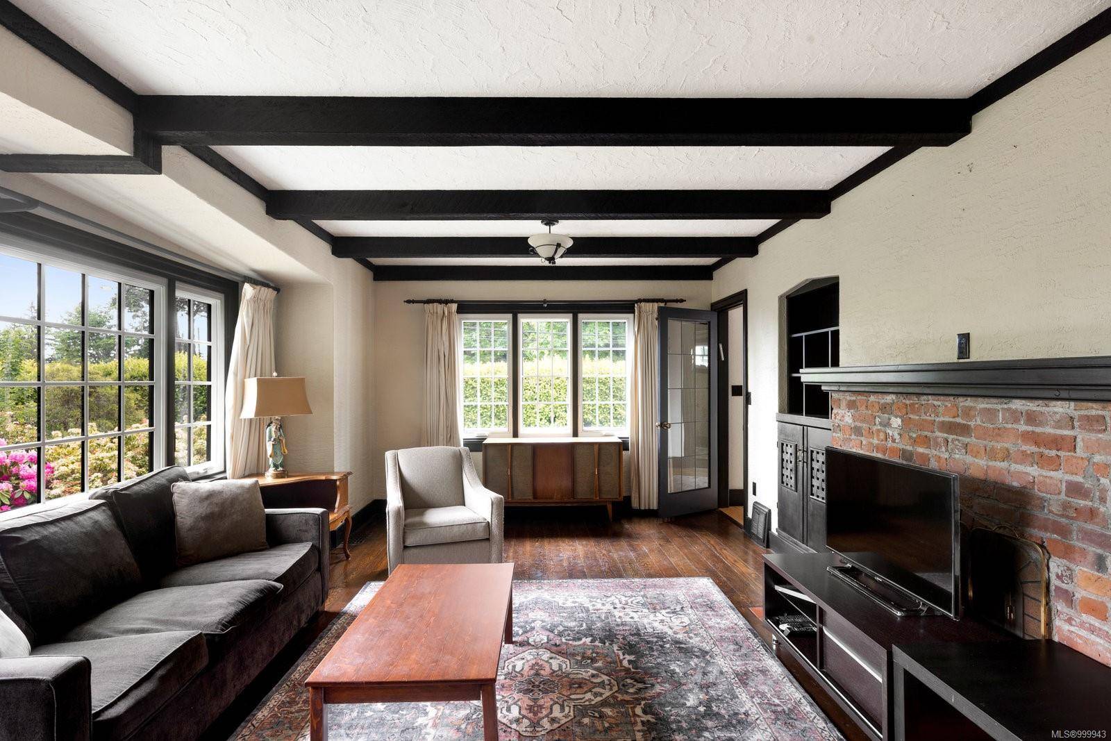 Saanich, BC V8Y 1X2,5208 Del Monte Ave