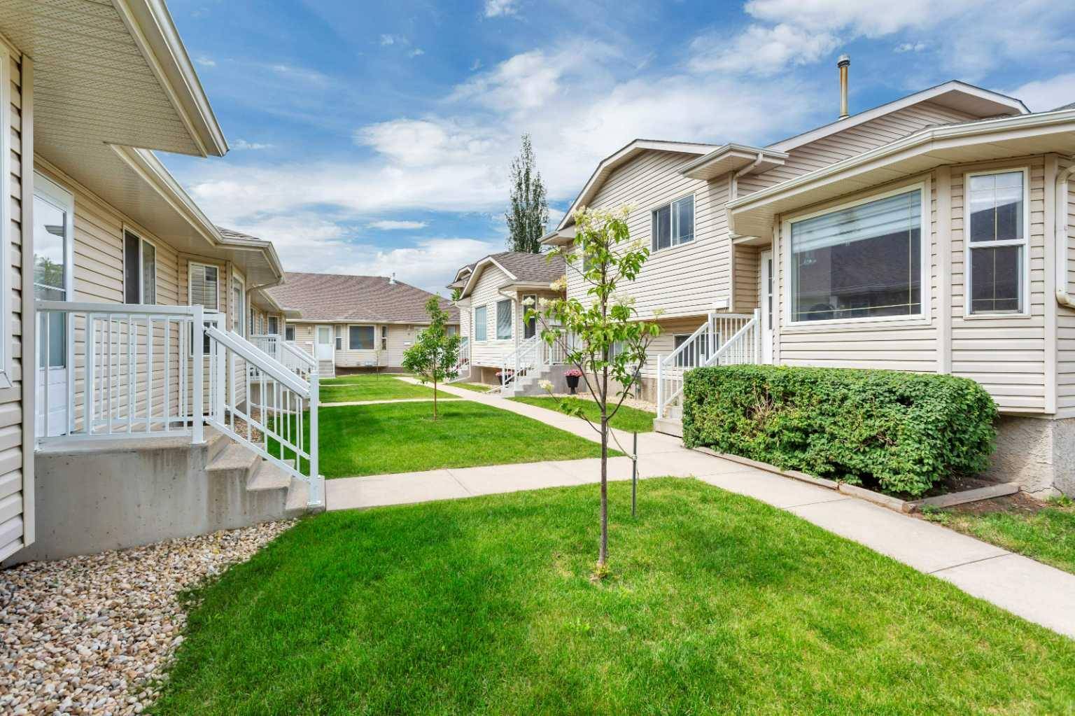 Sylvan Lake, AB T4S 1X1,10 Harrison RD #6