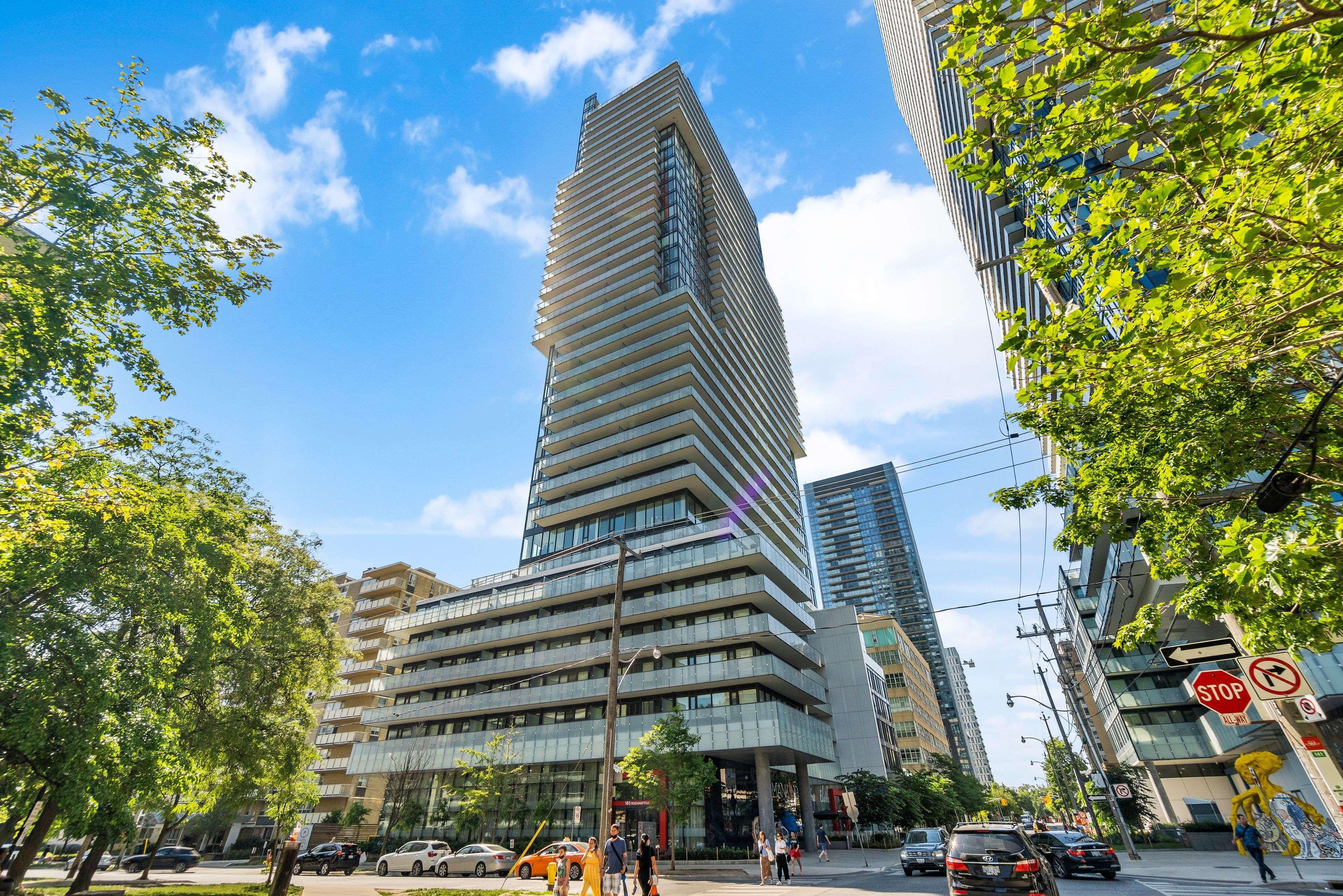Toronto C10, ON M4P 1R4,185 Roehampton AVE #3408