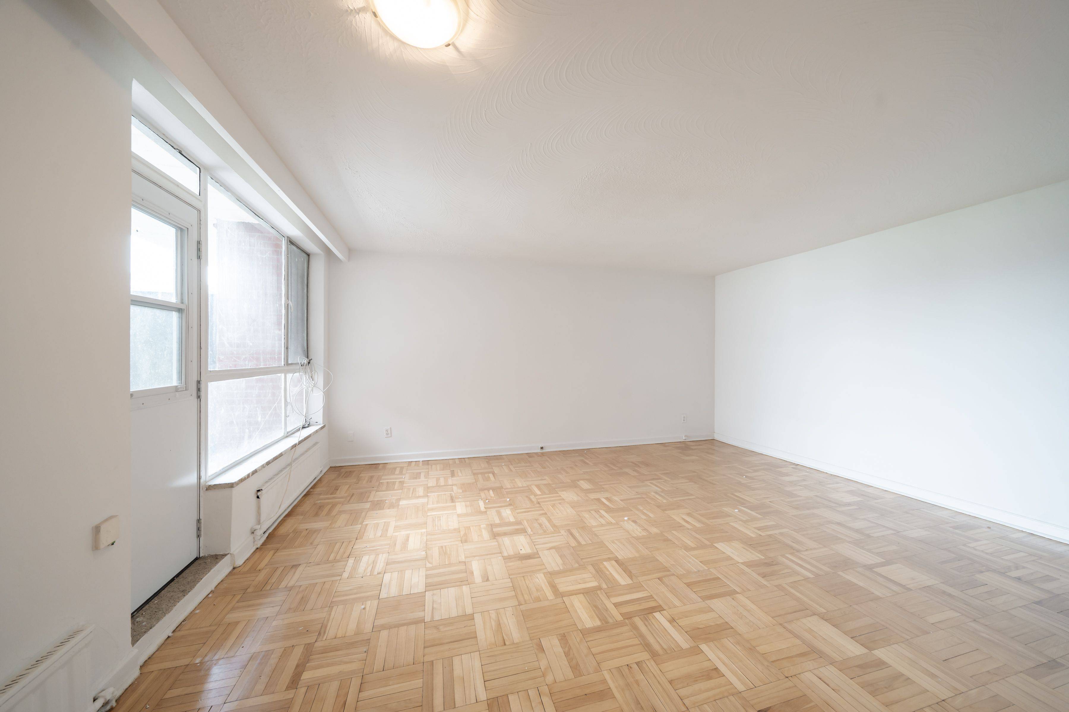 Toronto E03, ON M4J 2L3,165 Cosburn AVE #315