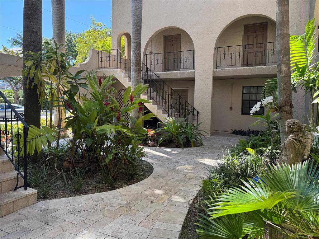Wilton Manors, FL 33334,815 NE 28th St #104