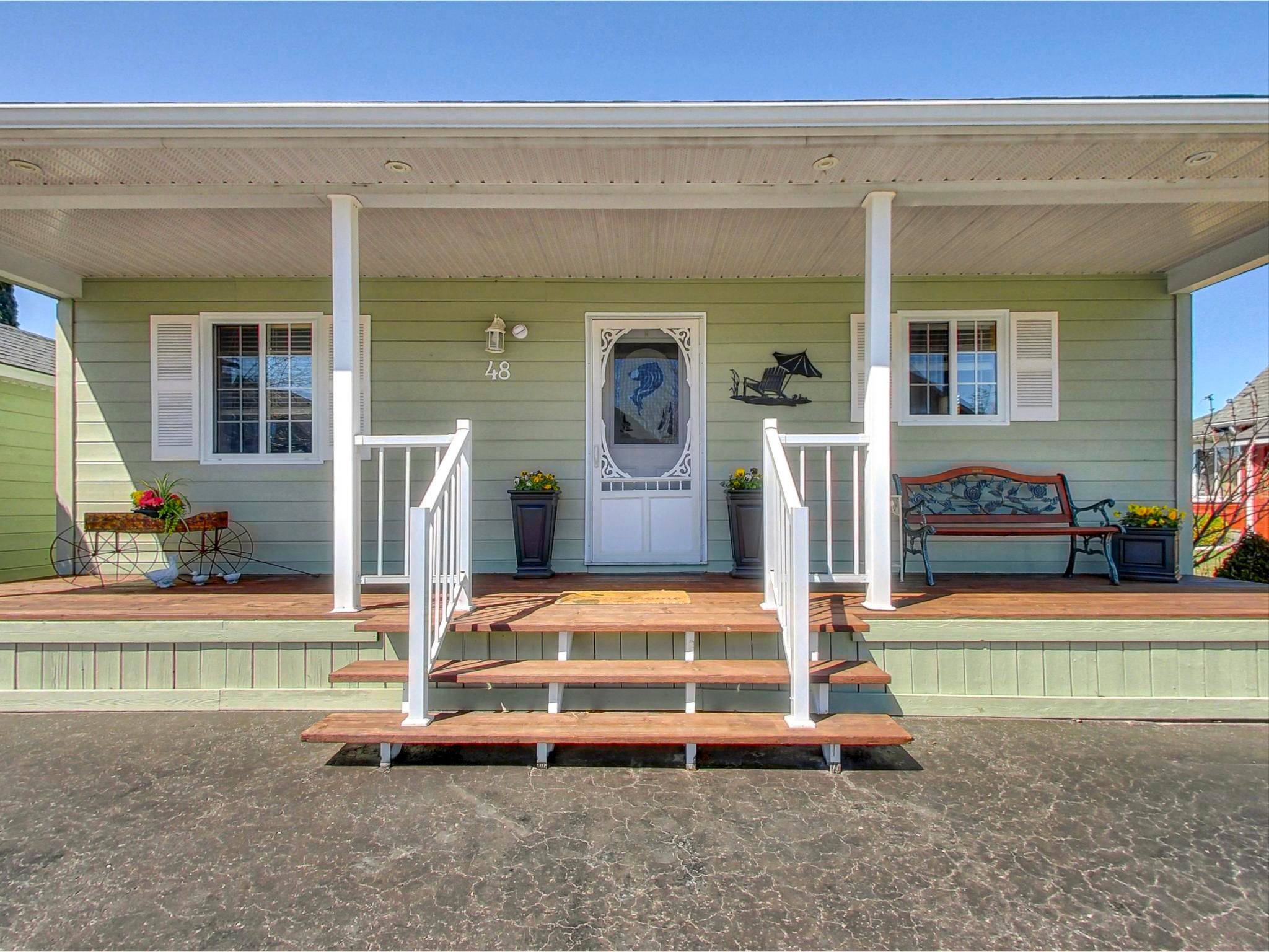 Wasaga Beach, ON L9Z 1X7,48 Madawaska TRL