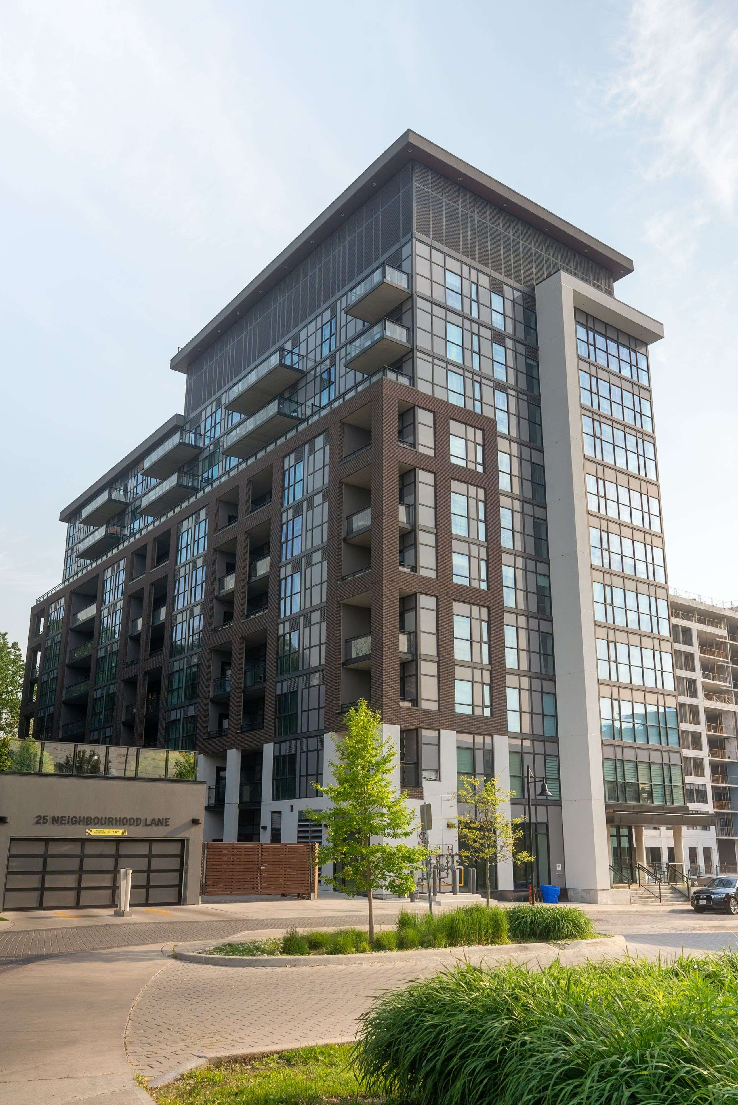 25 Neighbourhood LN #205, Toronto W07, ON M8Y 0C4