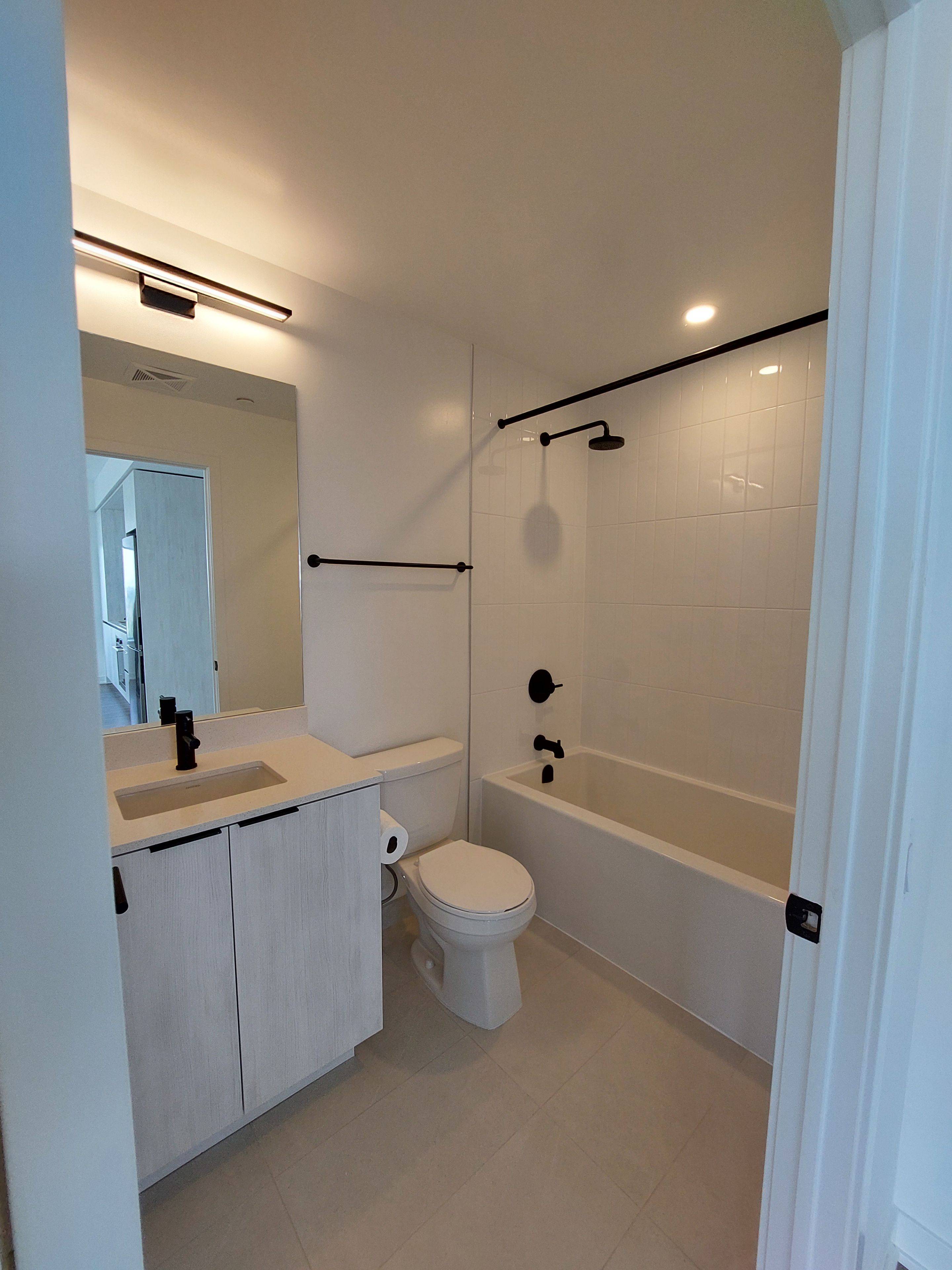 Mississauga, ON L5M 2T2,2495 Eglinton Ave W AVE #911