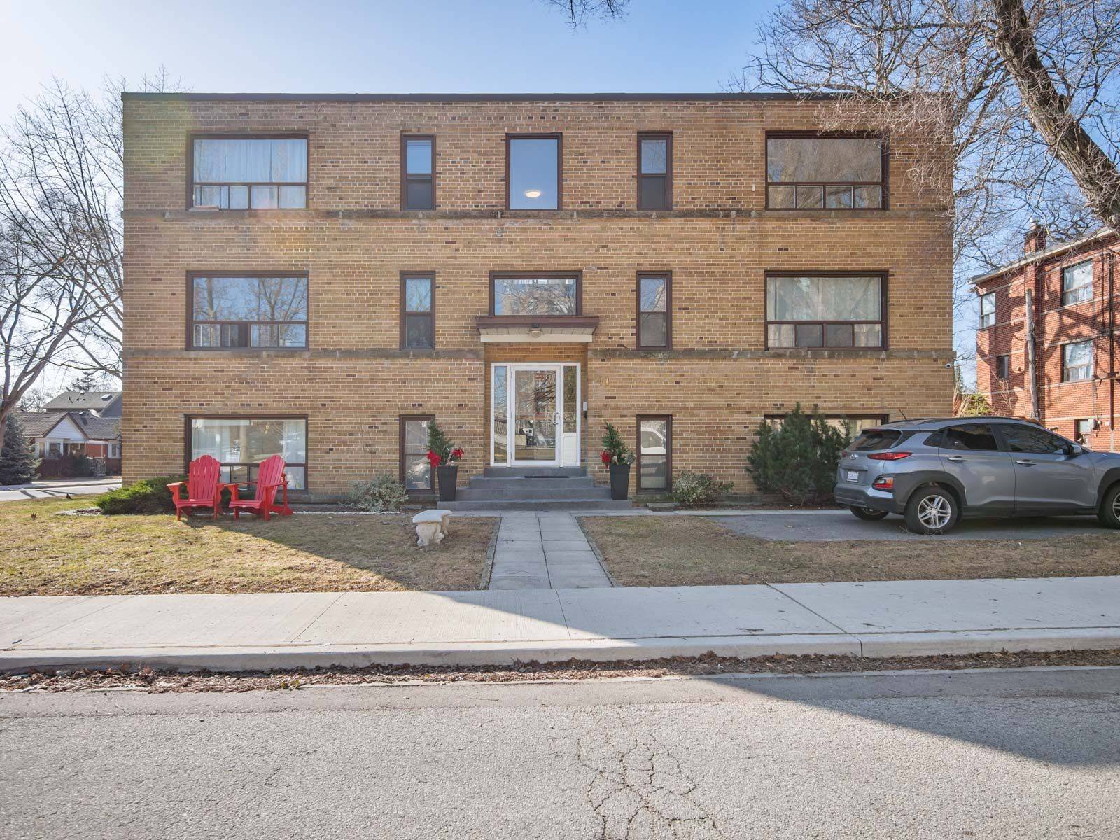 Toronto W06, ON M8W 1K5,41 Marina AVE #7