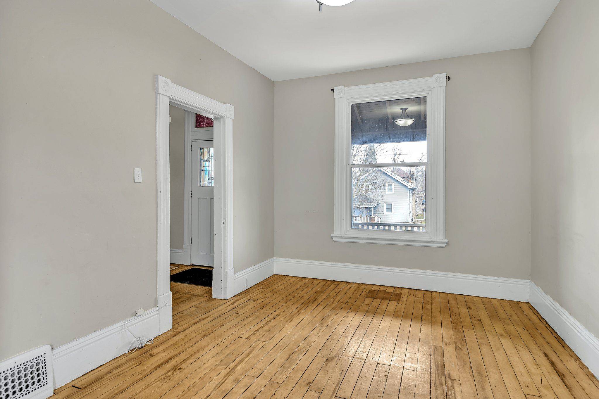 Peterborough Central, ON K9H 3X2,617 Aylmer ST N