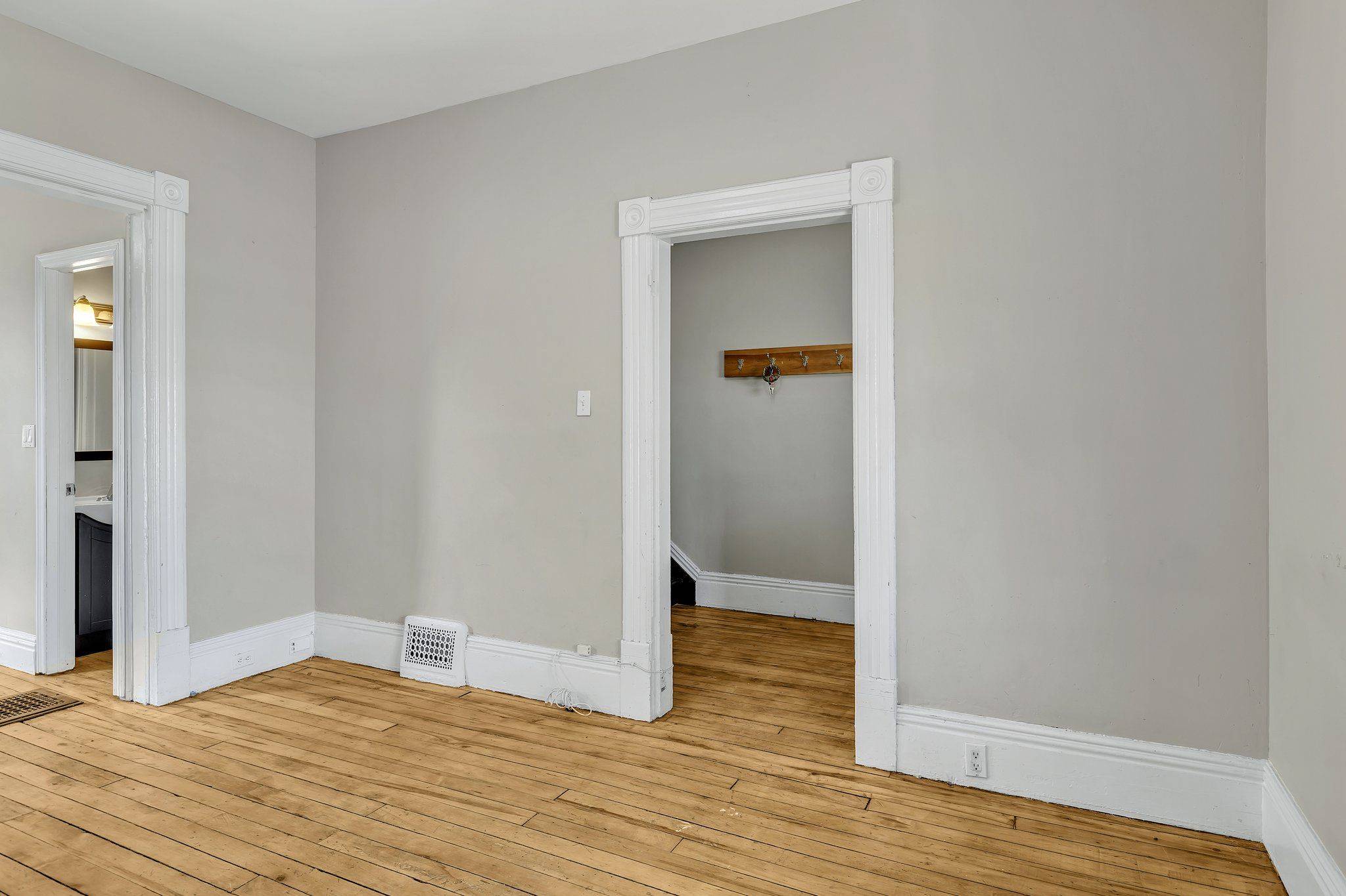 Peterborough Central, ON K9H 3X2,617 Aylmer ST N