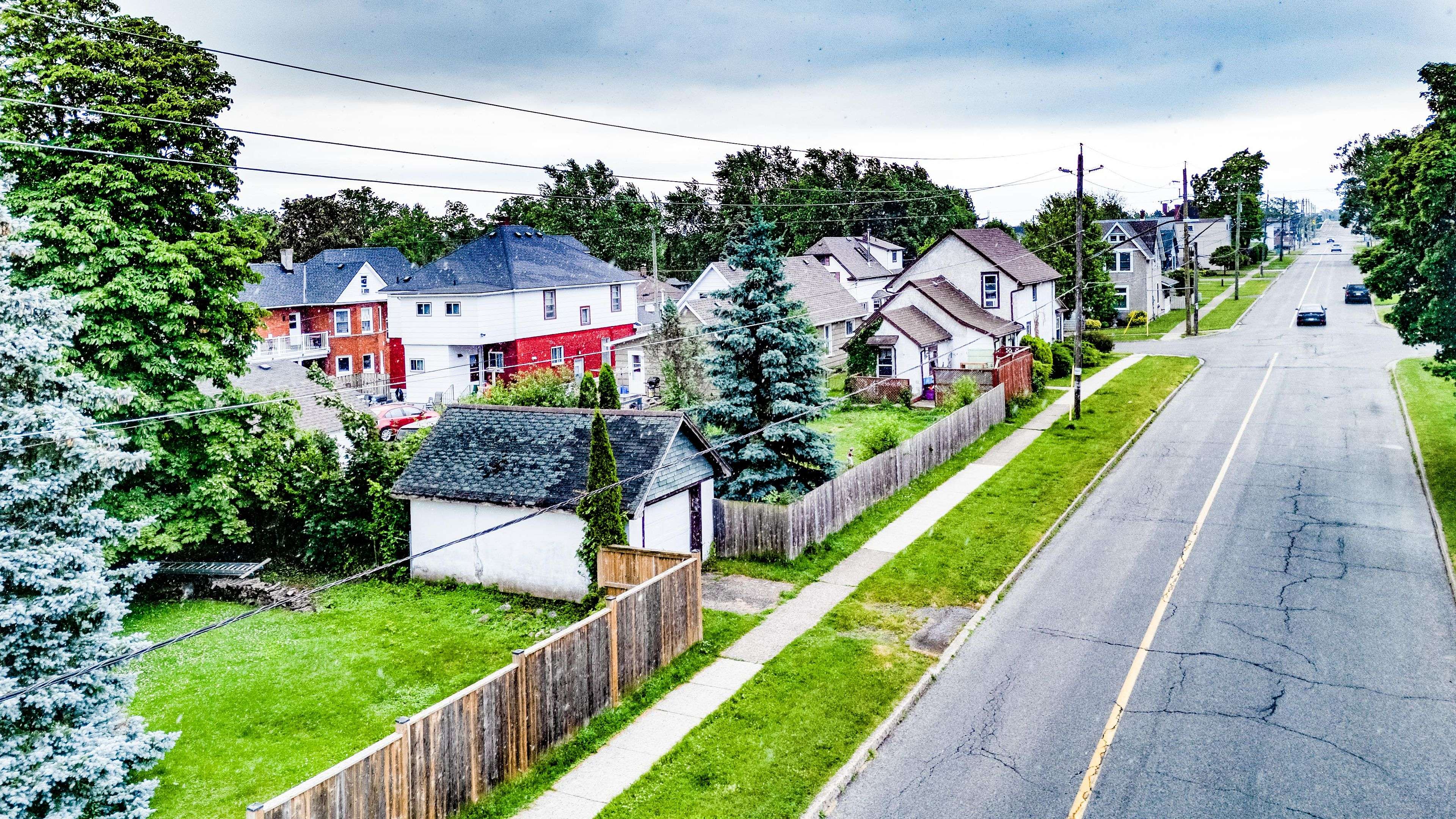 Fort Erie, ON L2A 2W3,38 Emerick AVE