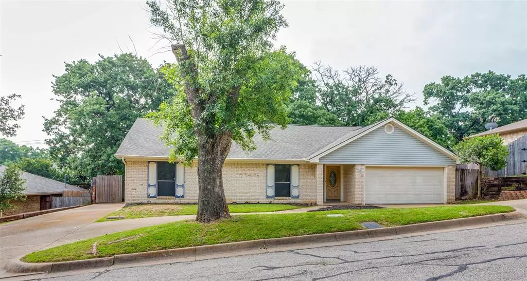 Burleson, TX 76028,104 NE Rosamond Street