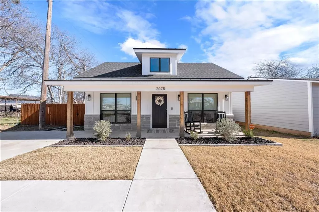 Mcgregor, TX 76657,207 B N Tyler Street
