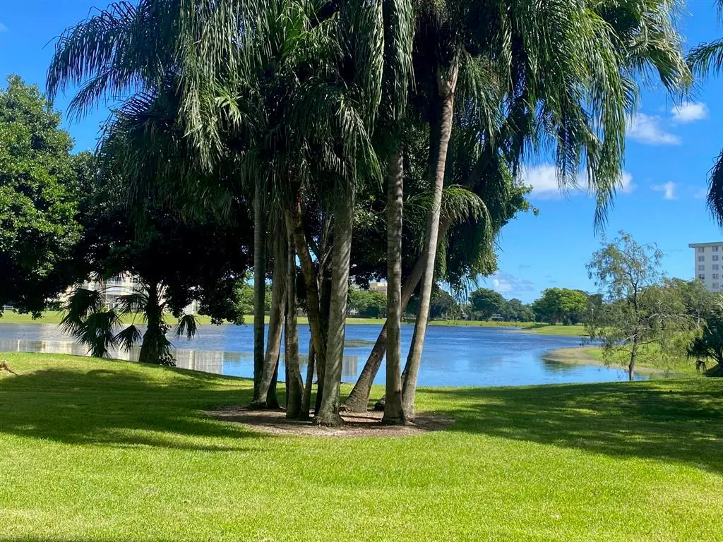 Pompano Beach, FL 33069,3051 N Course Dr #104