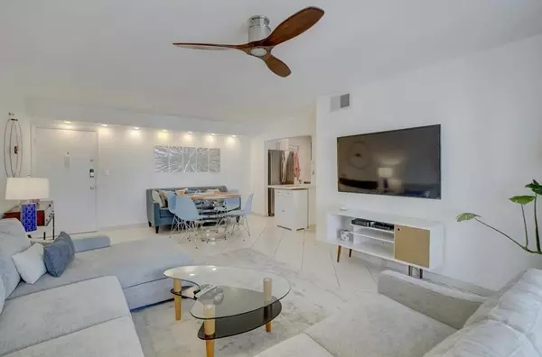 Oakland Park, FL 33334,3020 NE 16th Ave #304