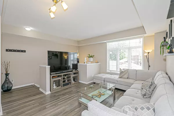 Markham, ON L6E 0C7,38 Greensborough Villag CIR #21