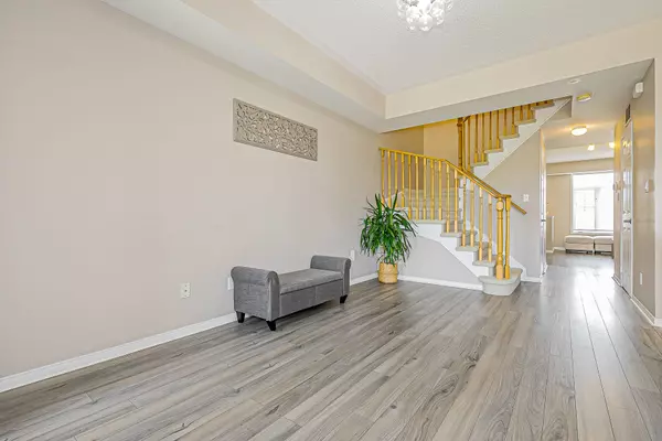 Markham, ON L6E 0C7,38 Greensborough Villag CIR #21