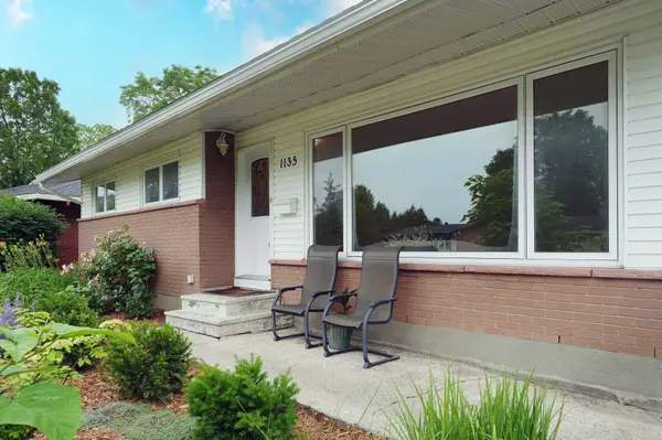 1135 Maybank ST, Parkway Park - Queensway Terrace S And Area, ON K2C 2W7