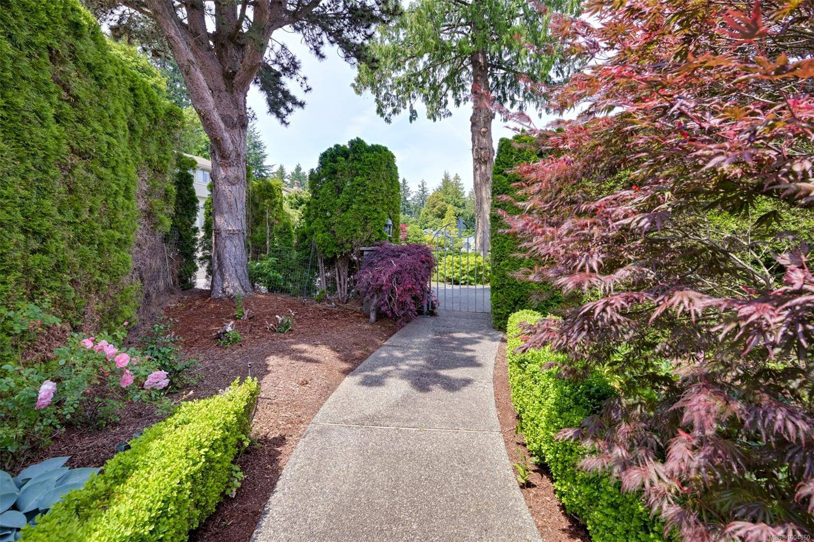 Saanich, BC V8Y 2S5,4821 Amblewood Dr