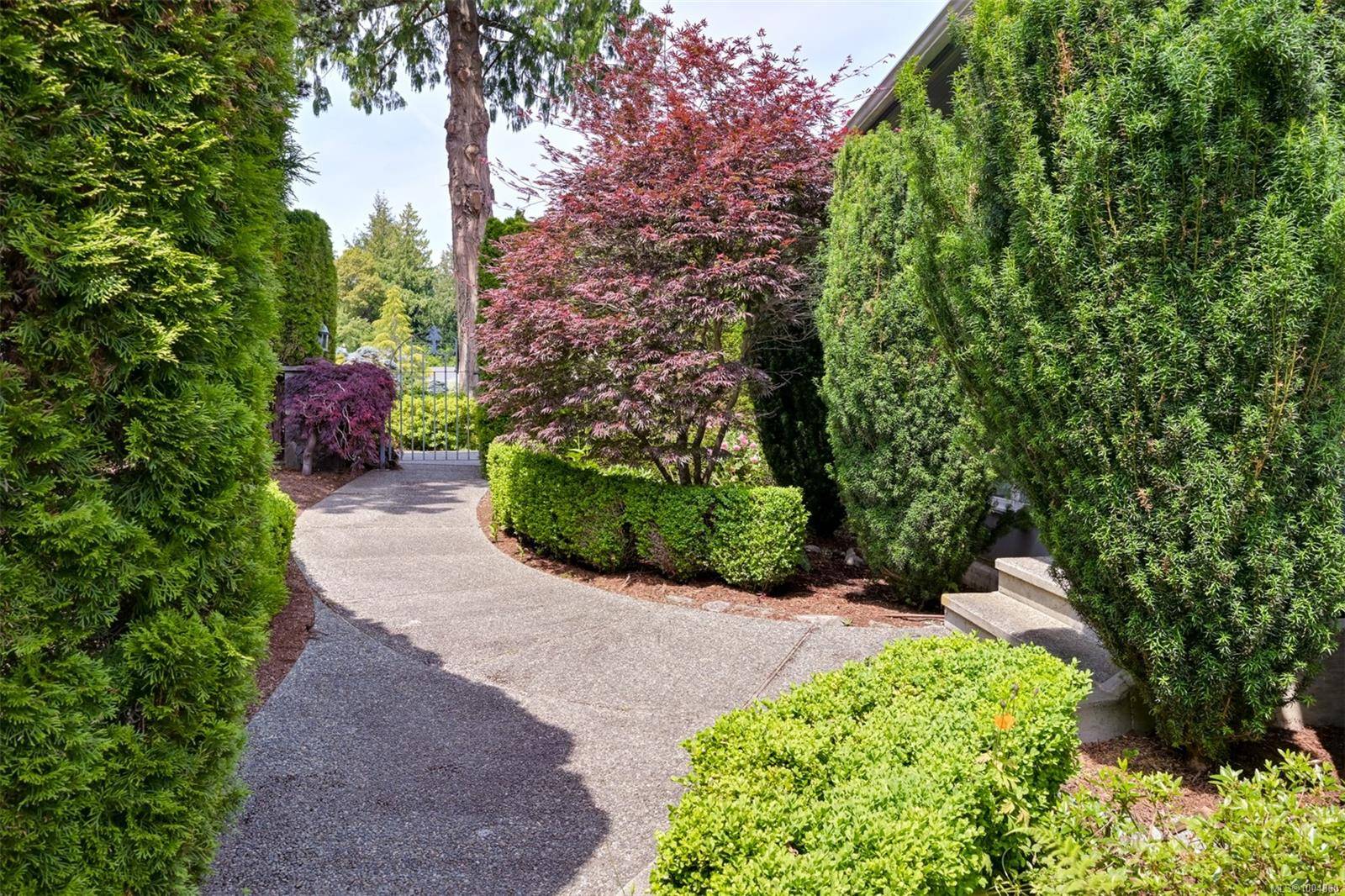 Saanich, BC V8Y 2S5,4821 Amblewood Dr