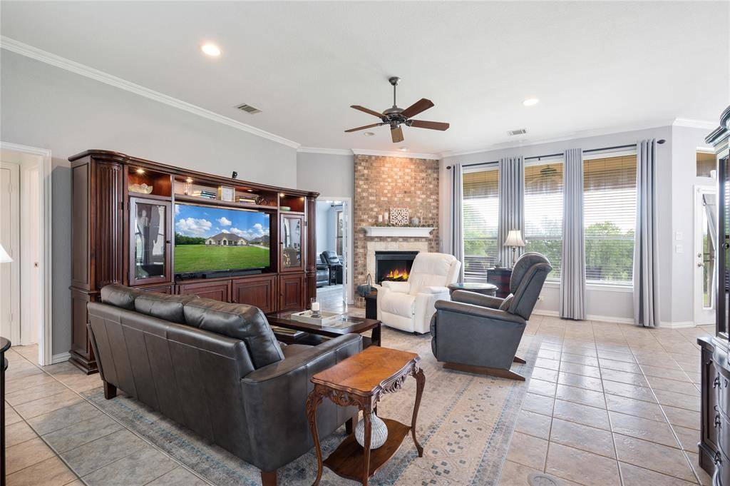 Fort Worth, TX 76179,3217 S Bay Breeze Lane