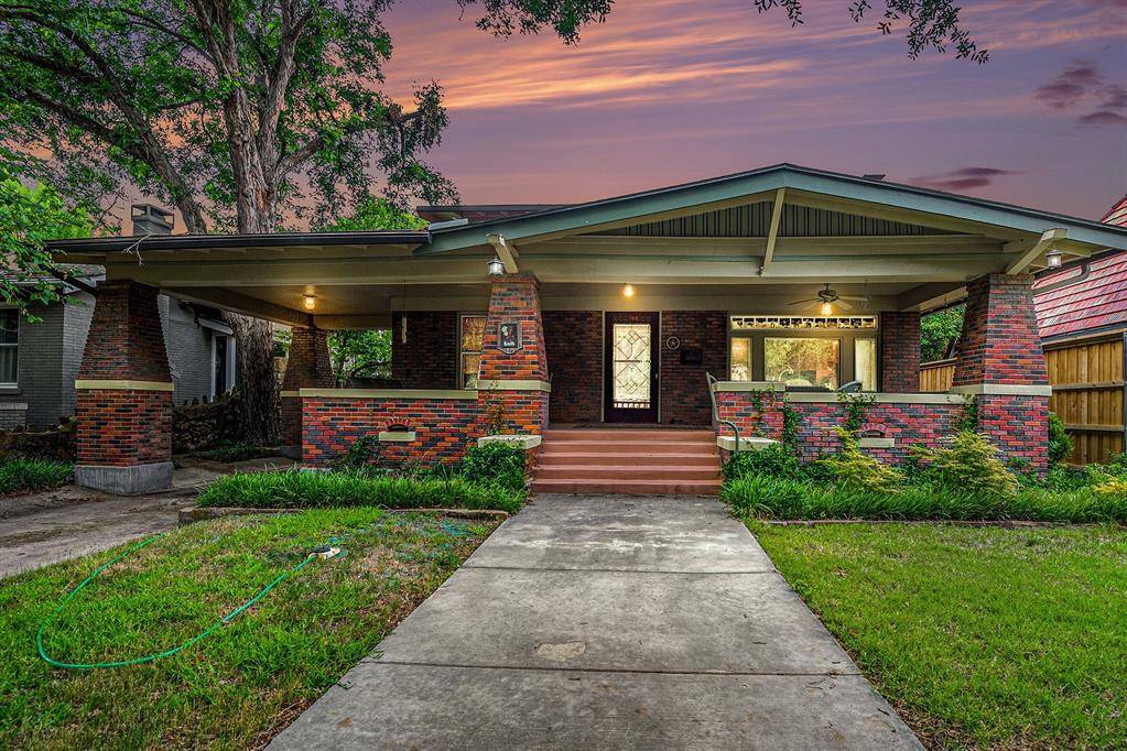 2135 Pembroke Drive, Fort Worth, TX 76110