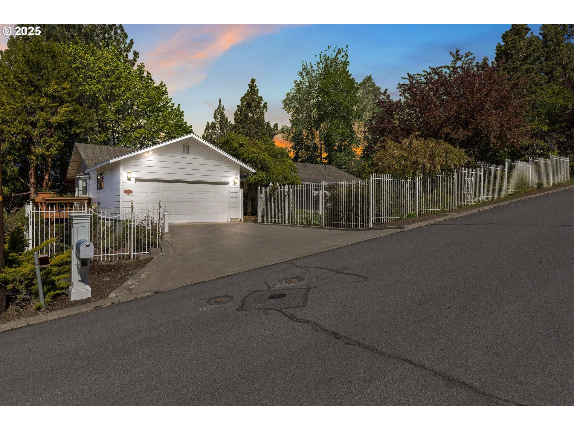 Bend, OR 97703,2101 NW CASCADE VIEW DR