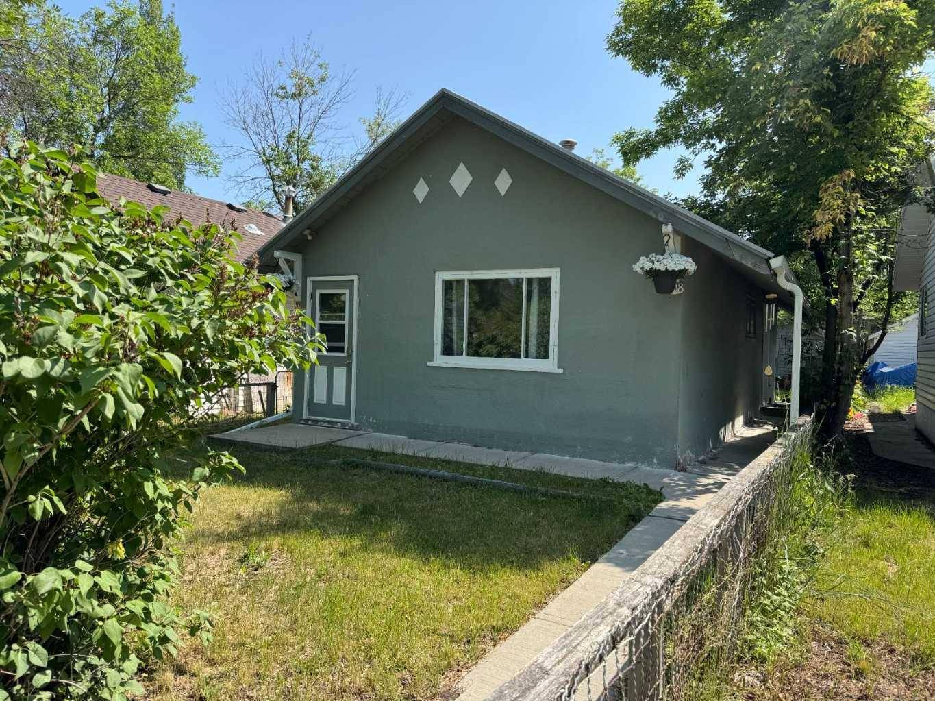 408 3 ST East, Drumheller, AB T0J 0Y4