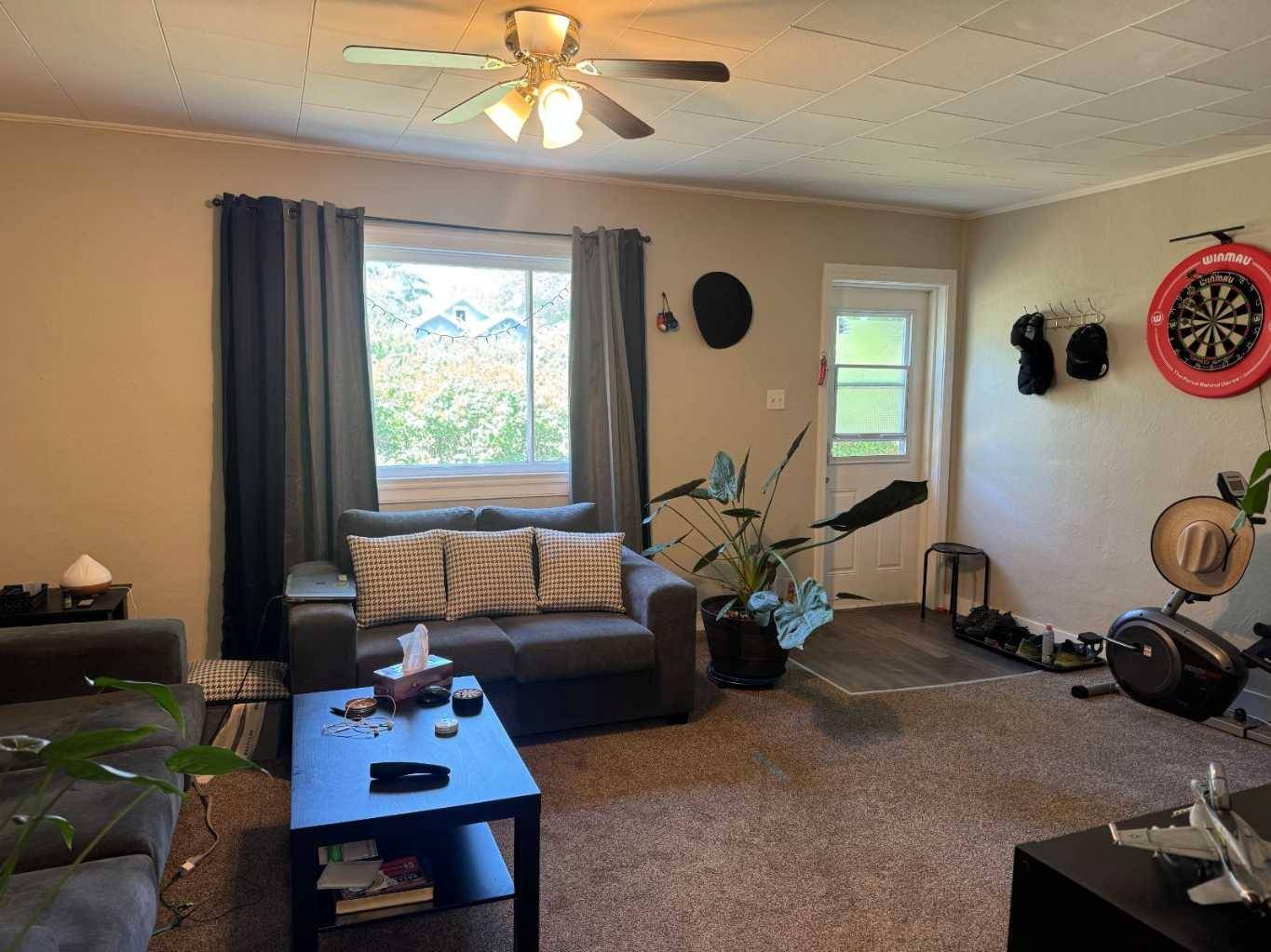 Drumheller, AB T0J 0Y4,408 3 ST East