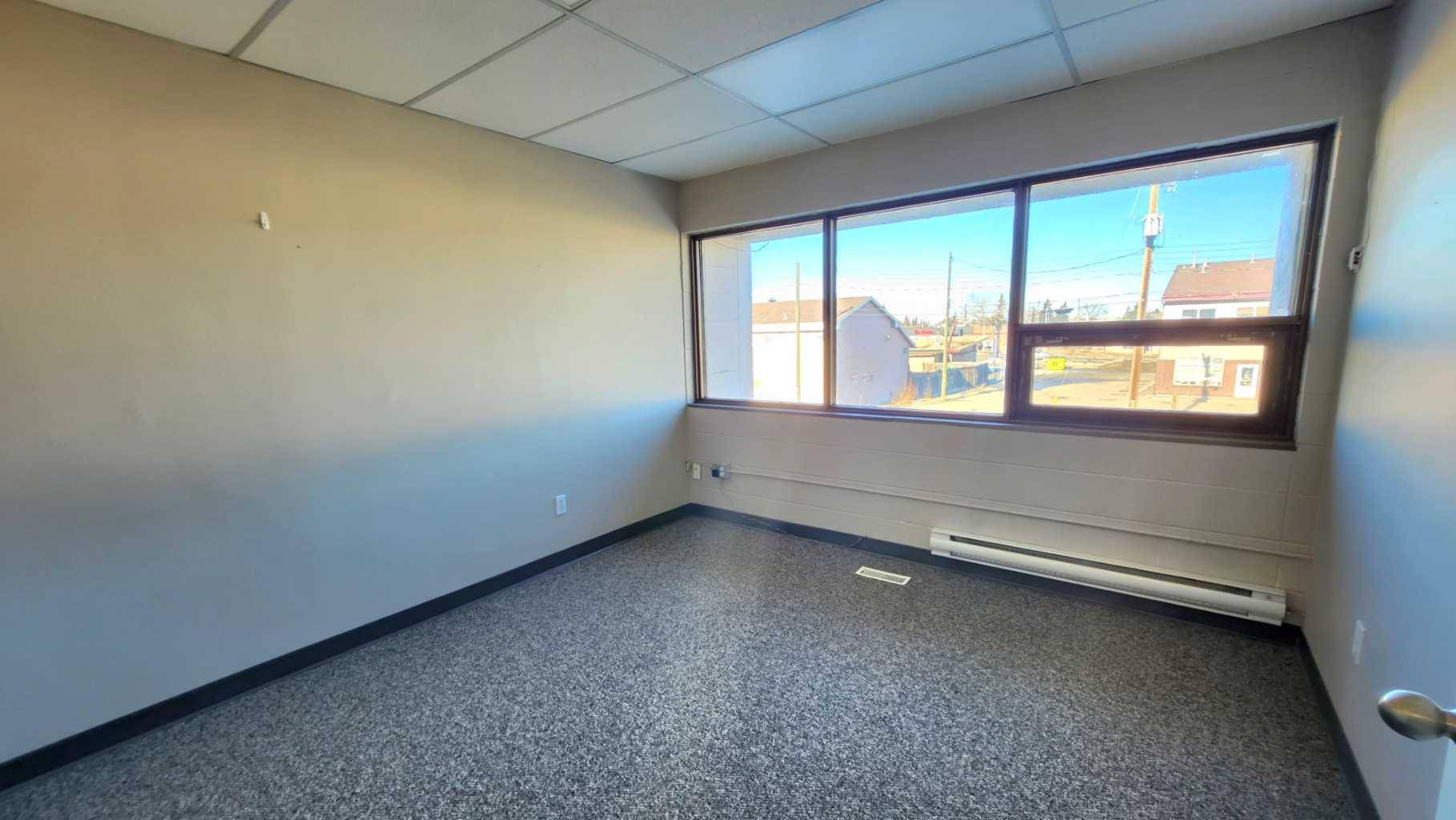Grande Prairie, AB T8V 0s4,10421 99 AVE