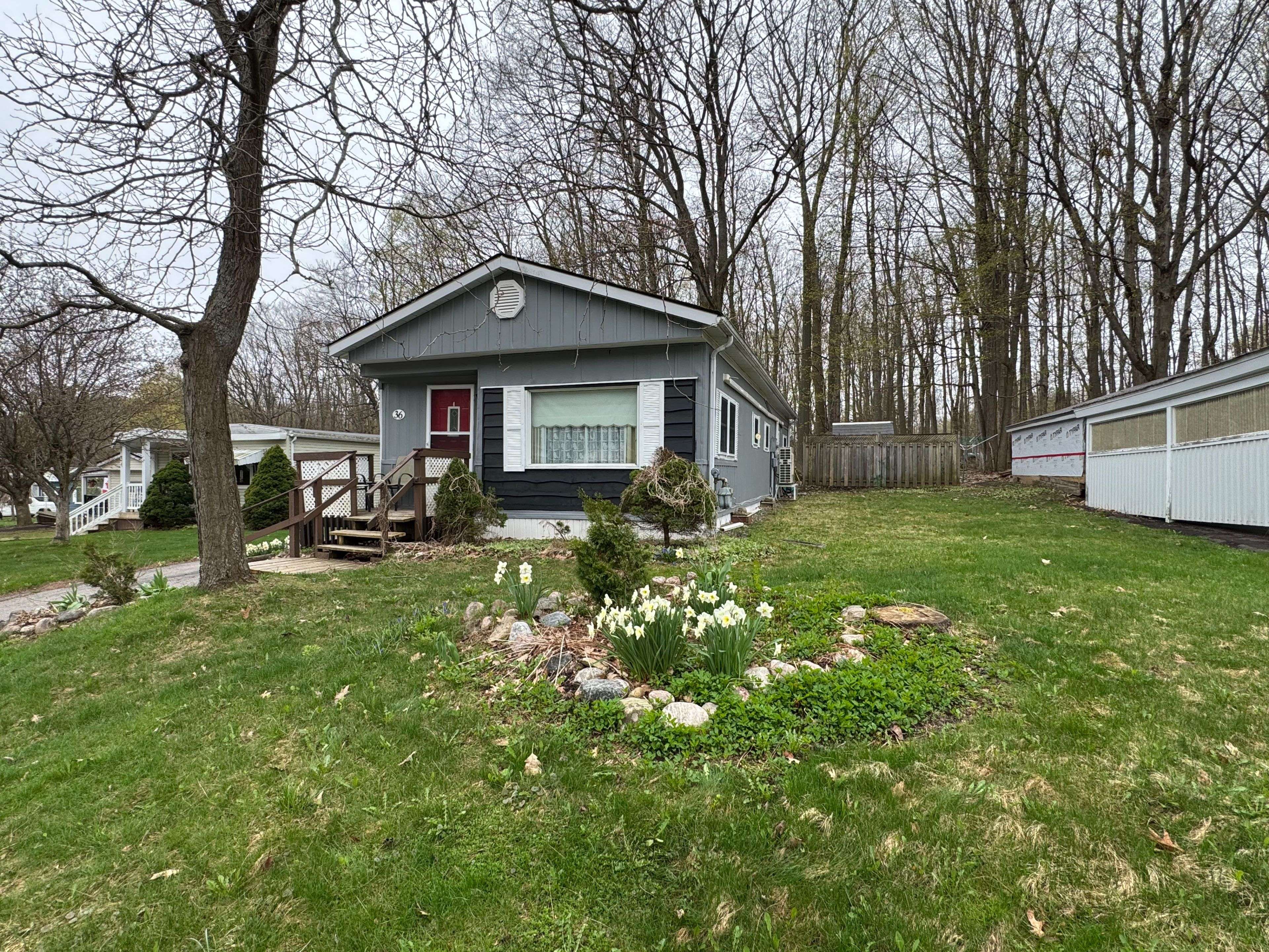 Midland, ON L4R 5G8,525 Midland Point RD #36