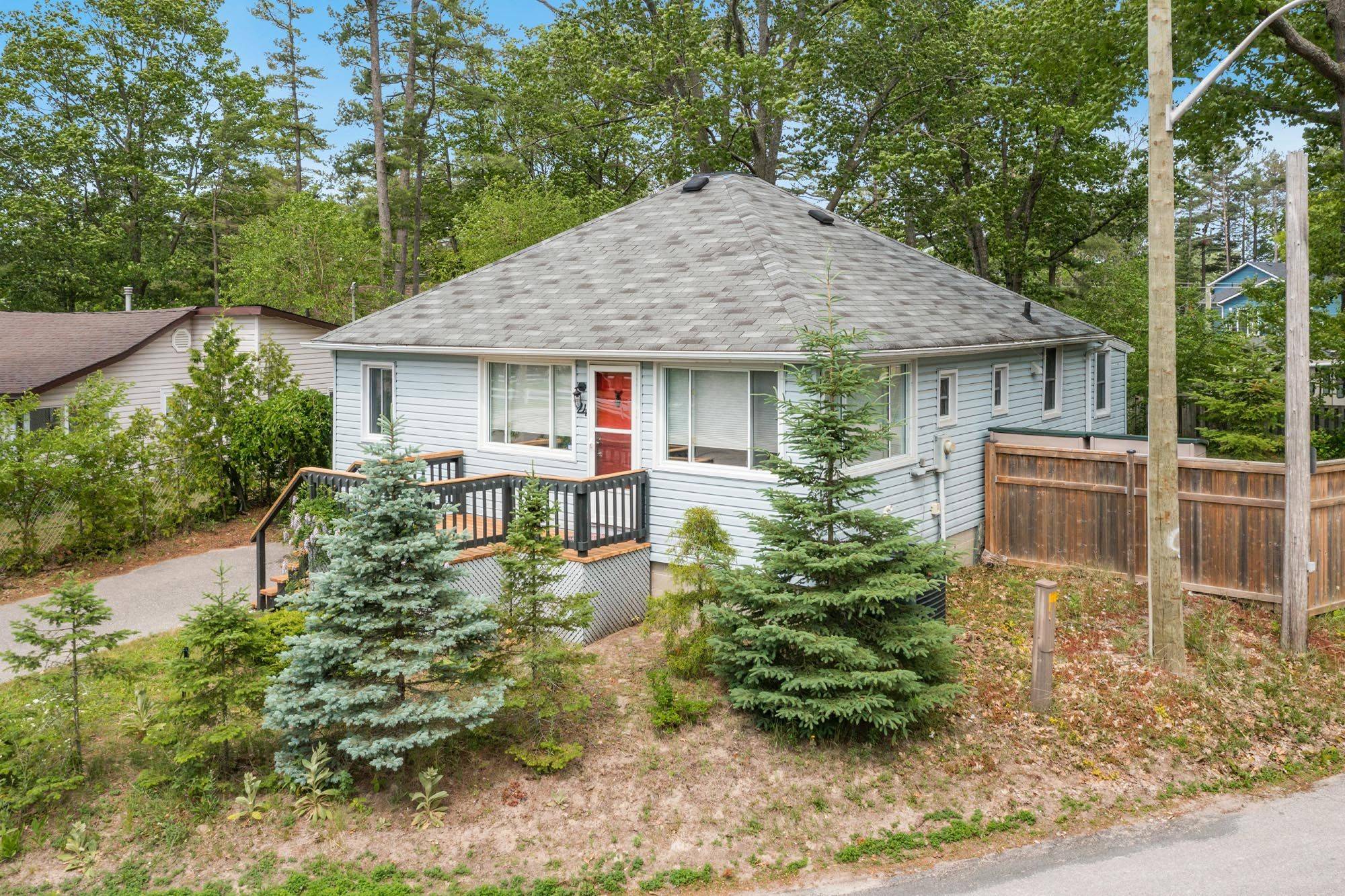 24 Old Mosley ST, Wasaga Beach, ON L9Z 2J8