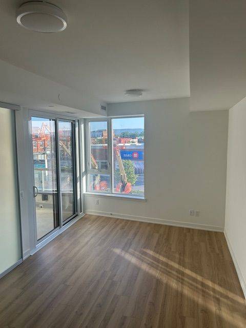Collingwood, ON L9Y 1C3,31 Huron ST #219