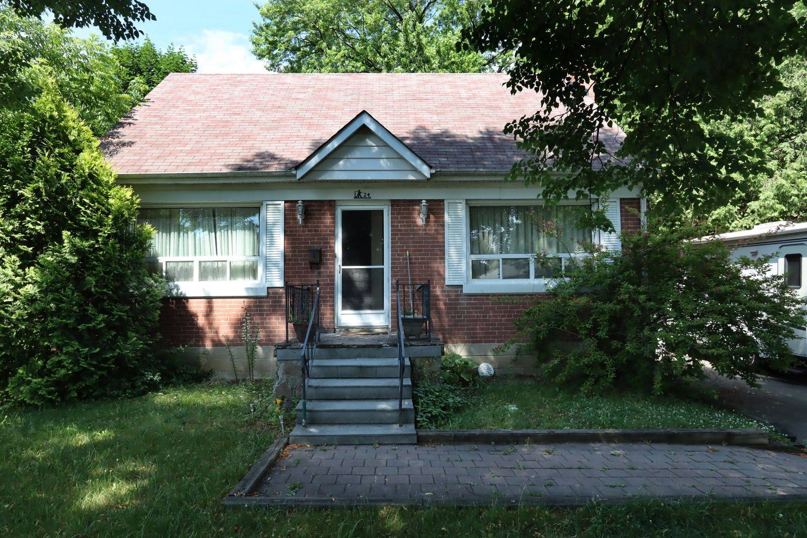 Toronto W05, ON M9M 2J6,24 Ann Arbour RD