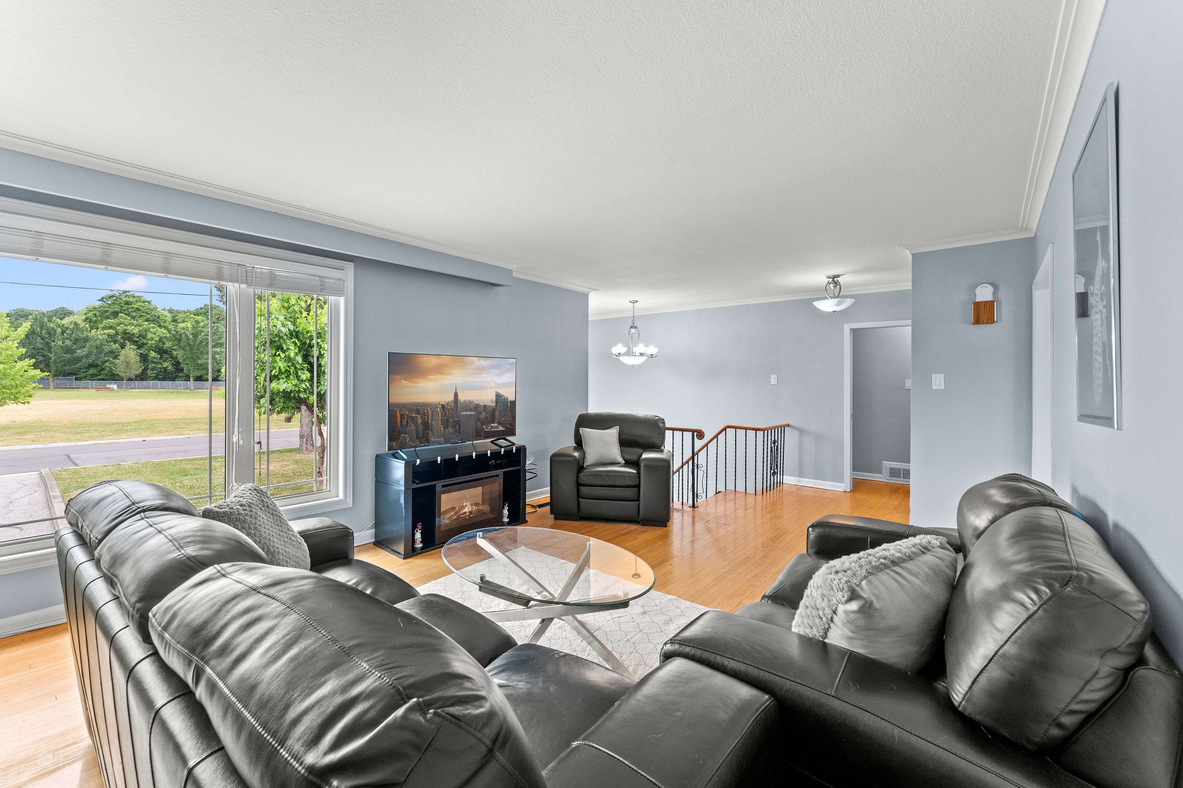Toronto W05, ON M3M 1S1,4 Peacham CRES