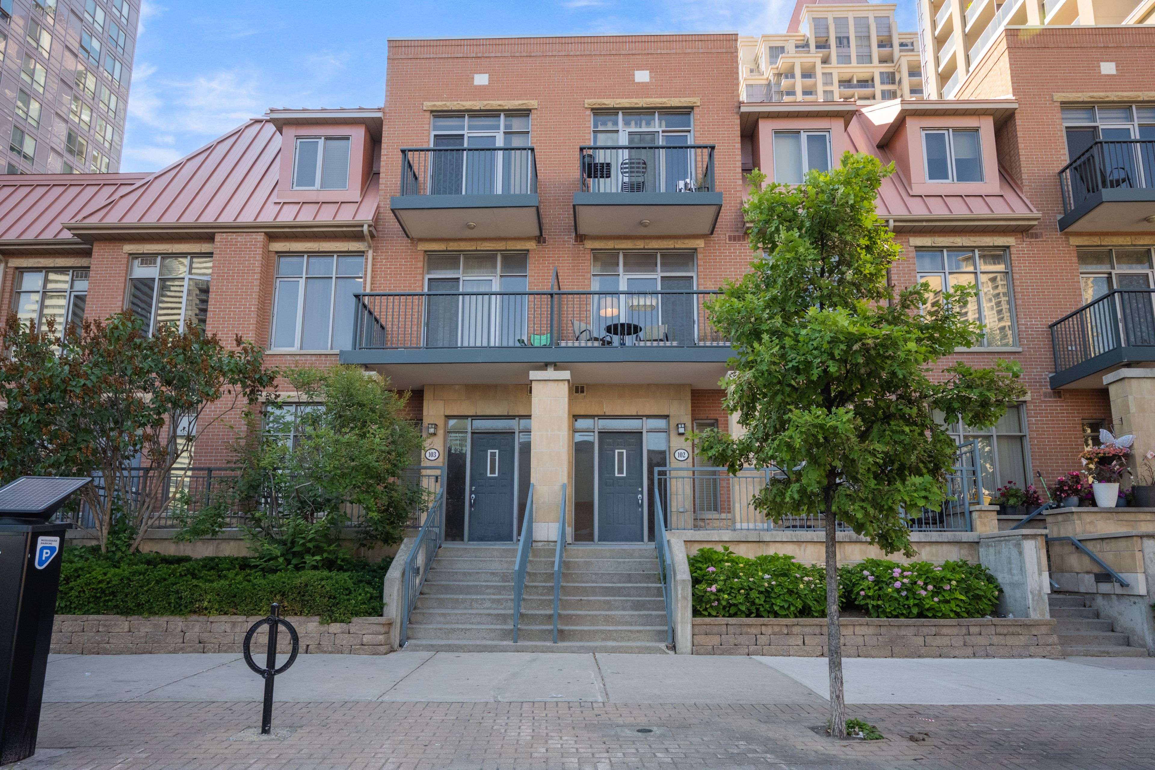 Mississauga, ON L5B 4P8,320 City  Centre DR #Gv202