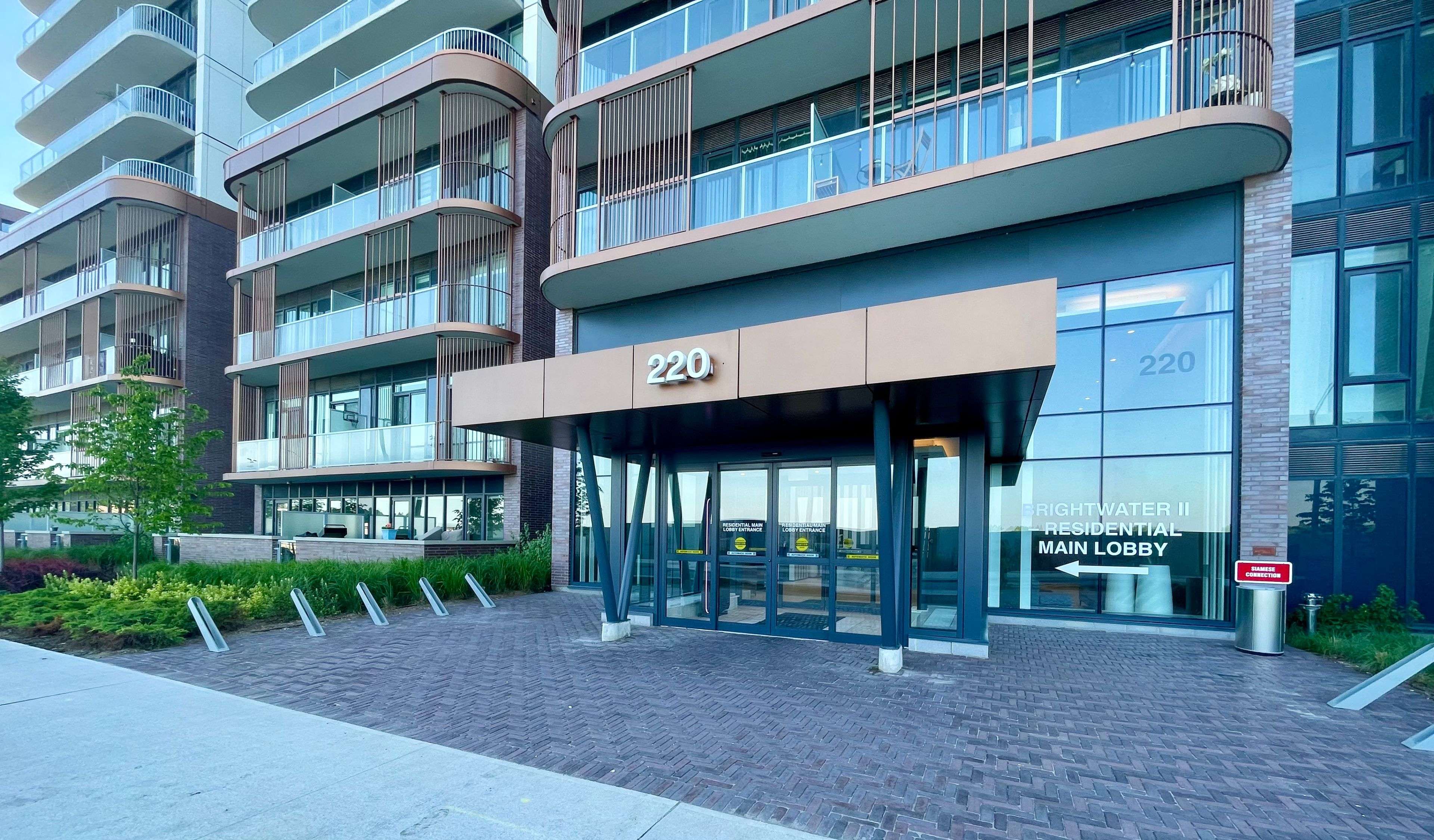 Mississauga, ON L5H 0A9,220 Missinnihe WAY #614