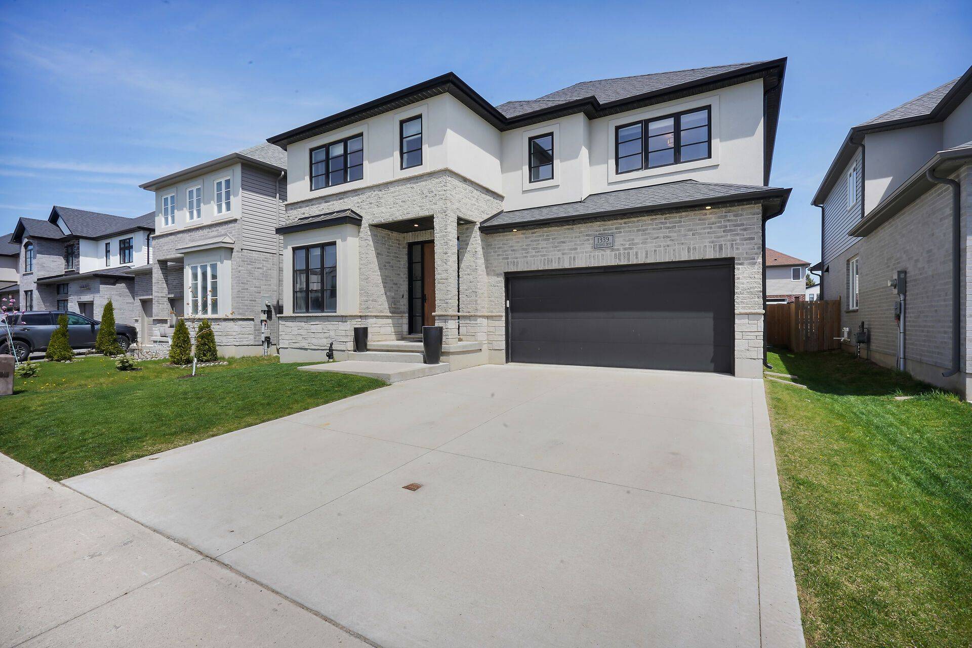 London North, ON N6G 0V7,1339 Silverfox DR