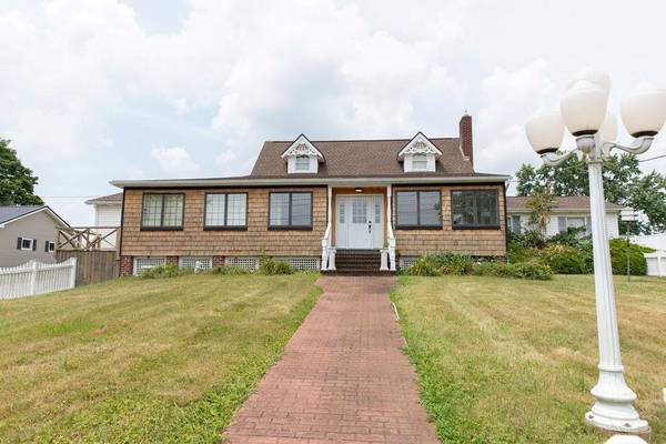 2525 Eldersville Road, Follansbee, WV 26037