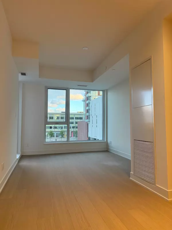 Markham, ON L6G 0G4,38 Andre De Grasse ST #D417