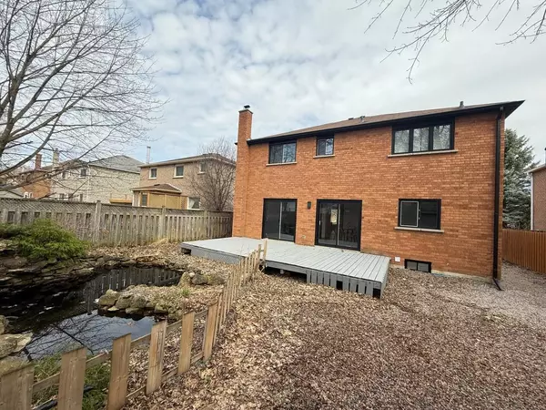 Newmarket, ON L3Y 7X3,228 Elman CRES