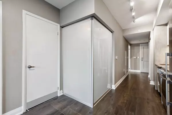 Toronto W08, ON M9B 0E3,26 Gibbs RD #450