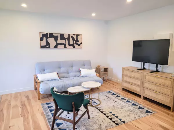 Toronto W09, ON M9P 2J3,20 Braeburn AVE #Garden Suite