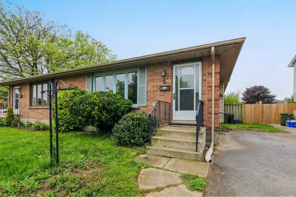 St. Thomas, ON N5R 6B6,5 Golding PL