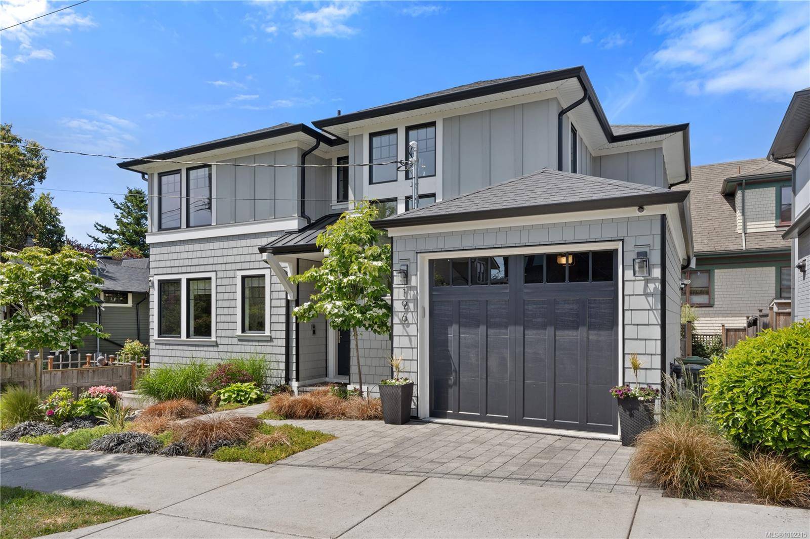 196 Olive St, Victoria, BC V8S 3H3
