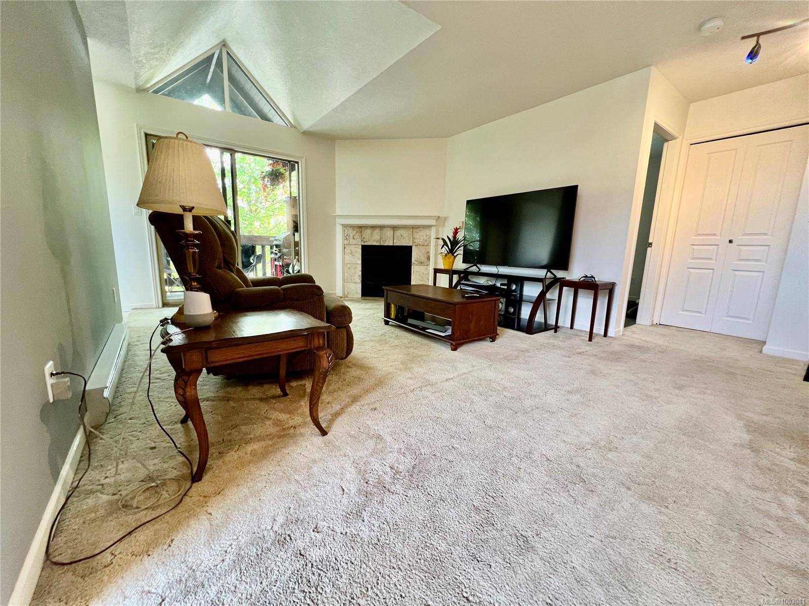 Saanich, BC V9A 1M2,108 Gorge Rd W #303