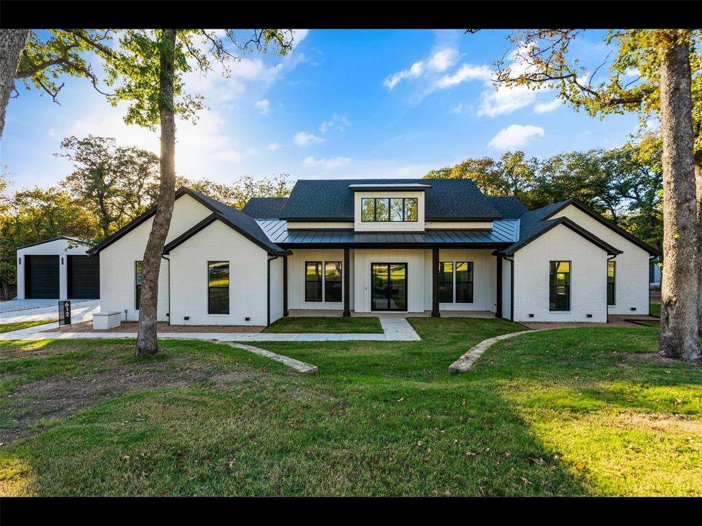 612 Glade Stream Court, Azle, TX 76020