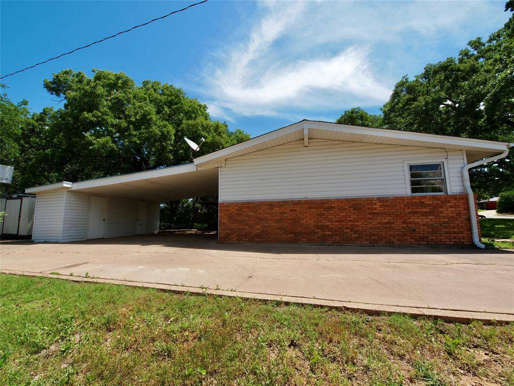 Graham, TX 76450,1431 Brazos Street