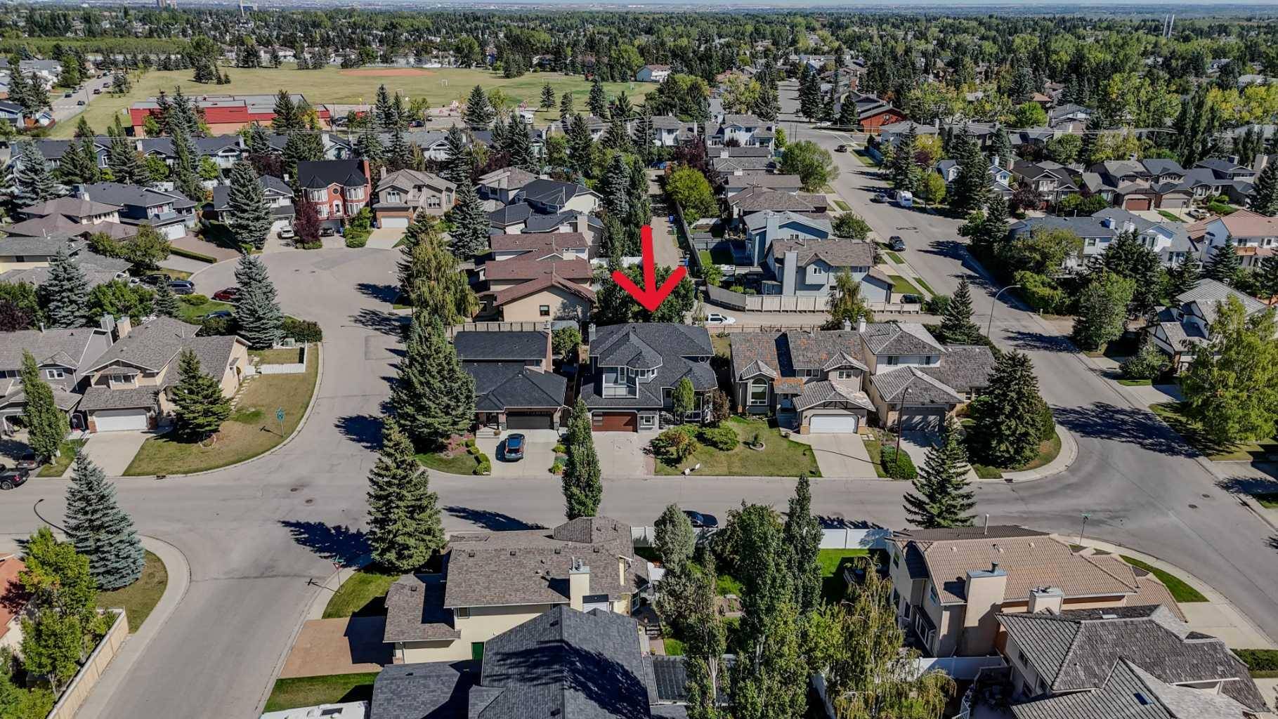 Calgary, AB T2W 6A7,194 Woodbriar CIR SW