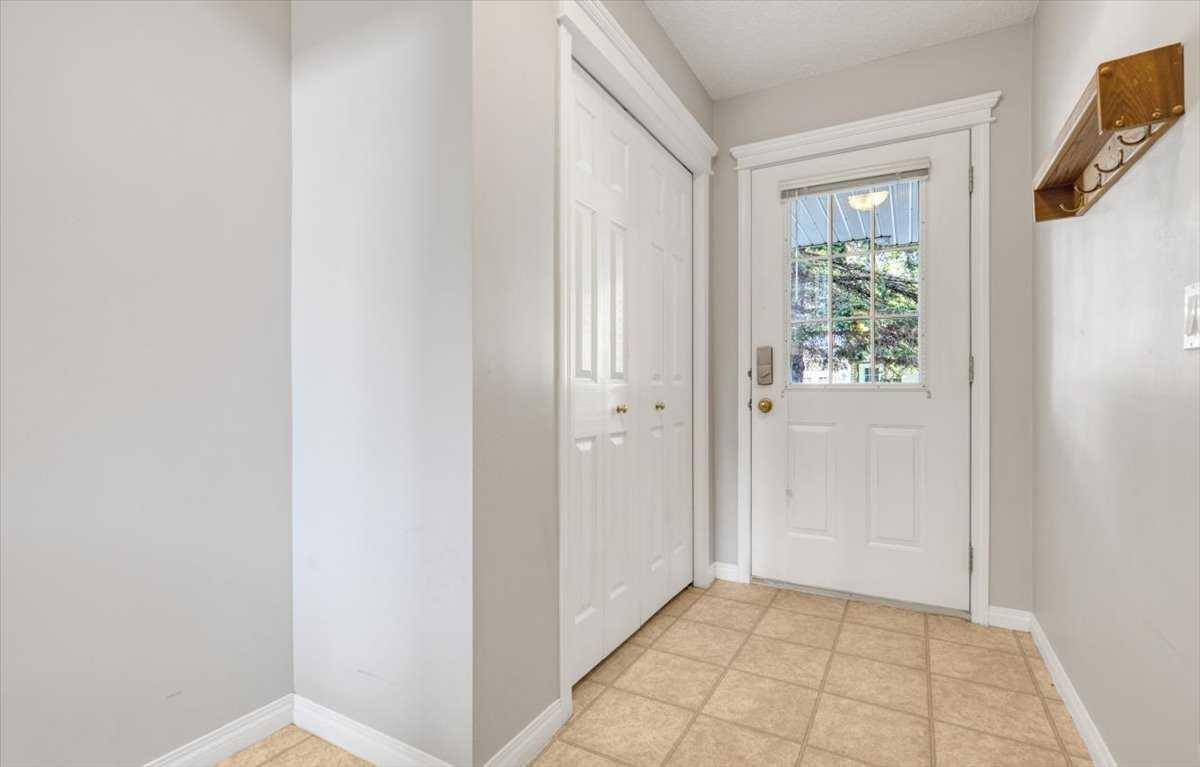 Calgary, AB T3K 5G8,30 Country Hills CV NW